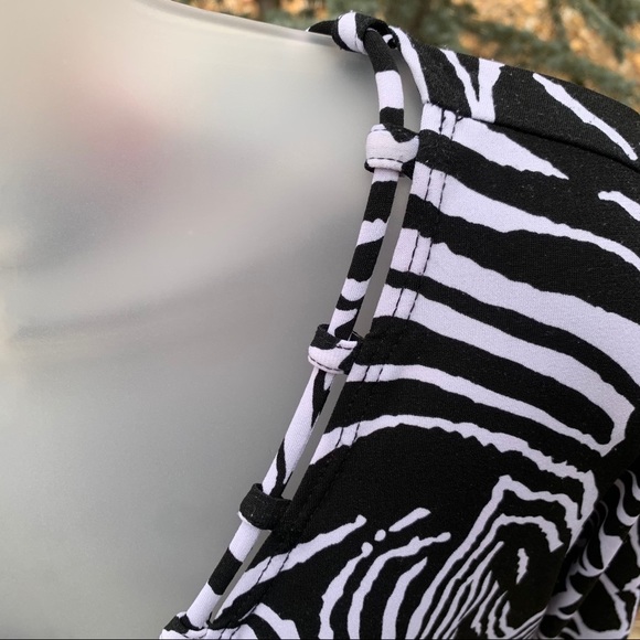 Diana Nicole Black & White Animal Print Blouse | M - Picture 4 of 6